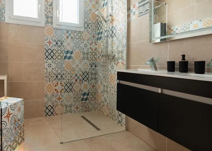 - Private Pool, Garden, Close To Beaches And Spain Villa